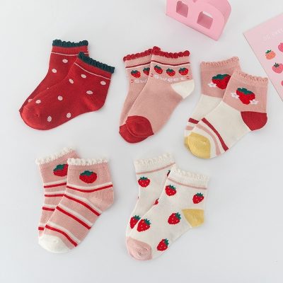 Set 5 Đôi Tất Thu Đông Cao Cổ Cho Bé 1-12 Tuổi Mẫu Dâu Tây T94