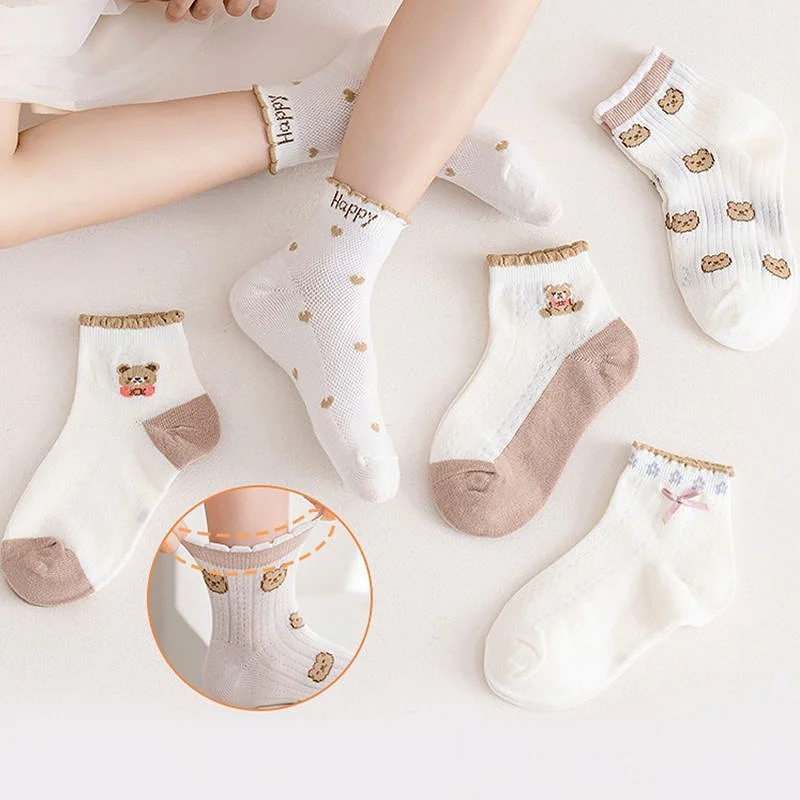 Những phụ kiện mùa đông cần thiết cho bé khi trời lạnh