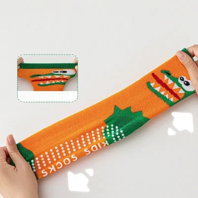 Set 5 Đôi Tất Thu Đông Chống Trượt Cho Bé 1-12 Tuổi Mẫu Dino T18 - Ảnh 7